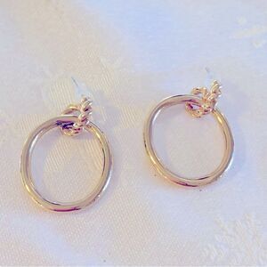 Ralph Lauren Chaps Earrings 1.25” Pierced Gold Tone Vintage Gorgeous